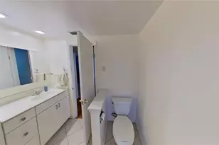 3016 Tanglewood Dr, Sarasota, FL 34239 - Photo 32