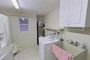 3016 Tanglewood Dr, Sarasota, FL 34239 - Photo 52