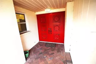 3016 Tanglewood Dr, Sarasota, FL 34239 - Photo 4