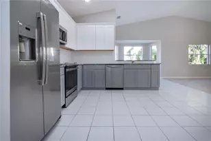 9590 Knightsbridge Cir, Sarasota, FL 34238 - Photo 24