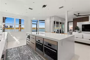 6427 Moorings Point Cir, Lakewood Ranch, FL 34202 - Photo 10