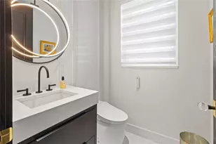 6427 Moorings Point Cir, Lakewood Ranch, FL 34202 - Photo 22