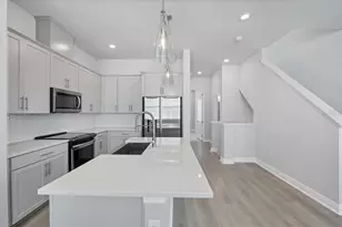 2340 Lindstrom St, Sarasota, FL 34237 - Photo 12