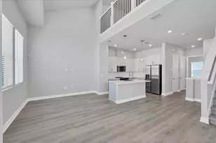 2340 Lindstrom St, Sarasota, FL 34237 - Photo 8