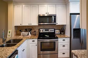 433 Cerromar Ln, Venice, FL 34293 - Photo 4