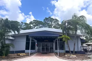 2700 Coconut Bay Ln, Sarasota, FL 34237 - Photo 12