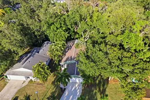 331 Bearded Oaks Cir, Sarasota, FL 34232 - Photo 34