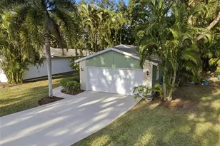 331 Bearded Oaks Cir, Sarasota, FL 34232 - Photo 24