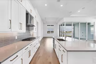 17920 Palmiste Dr, Bradenton, FL 34202 - Photo 18