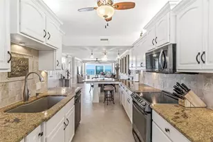 19 Whispering Sands Dr, Sarasota, FL 34242 - Photo 10