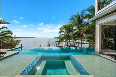 511 Bayview Drive, Holmes Beach, FL 34217 - Photo 4