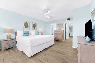 102 68th Street #102, Holmes Beach, FL 34217 - Photo 8