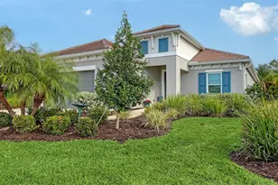 10193 Canaveral Cir, Sarasota, FL 34241 - Photo 2