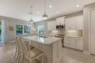 10193 Canaveral Cir, Sarasota, FL 34241 - Photo 8