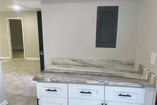 1697 Brookhouse Cir, Sarasota, FL 34231 - Photo 10