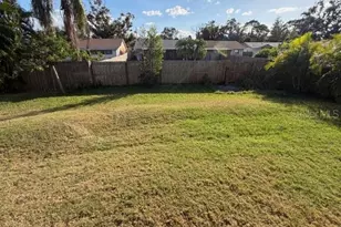 1906 Livingstone St, Sarasota, FL 34231 - Photo 14