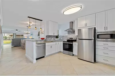 5260 Gulf Of Mexico Drive #401, Longboat Key, FL 34228 - Photo 2