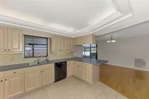 4136 Wake Ave, Sarasota, FL 34241 - Photo 18