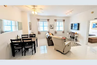 1064 N Tamiami Trail #1606, Sarasota, FL 34236 - Photo 2