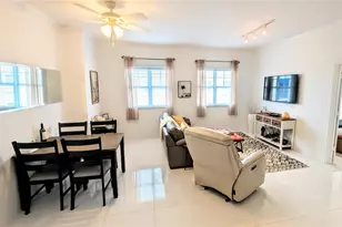 1064 N Tamiami Trl, Sarasota, FL 34236 - Photo 2