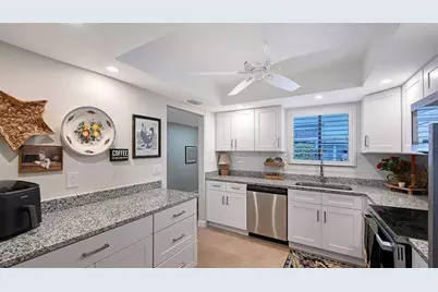 3904 Ashwood Lane #64, Sarasota, FL 34232 - Photo 6