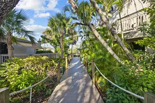 1519 Pelican Point Dr, Sarasota, FL 34231 - Photo 28