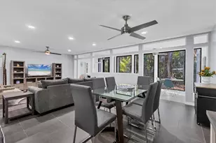 3332 Thornwood Rd, Sarasota, FL 34231 - Photo 6