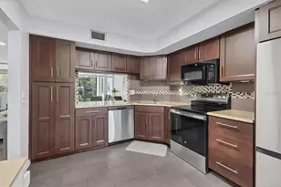 3332 Thornwood Rd, Sarasota, FL 34231 - Photo 14