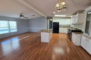 8907 32nd Ave E, Palmetto, FL 34221 - Photo 8