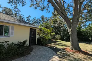 1710 Robbins Rd, Nokomis, FL 34275 - Photo 10