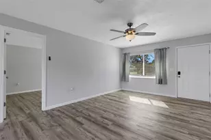 2057 Linwood Dr, Sarasota, FL 34232 - Photo 4