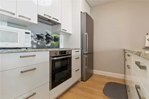 750 N Tamiami Trl, Sarasota, FL 34236 - Photo 8