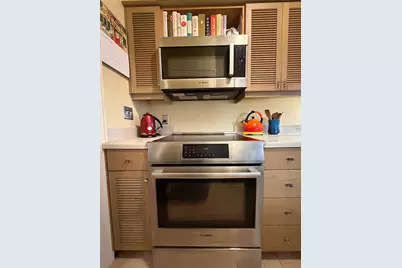 1221 N Palm Avenue #204, Sarasota, FL 34236 - Photo 8