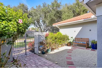 4305 Highland Oaks Circle, Sarasota, FL 34235 - Photo 2