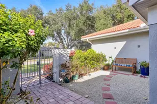 4305 Highland Oaks Cir, Sarasota, FL 34235 - Photo 4