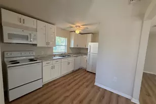 2124 3rd St E, Bradenton, FL 34208 - Photo 8