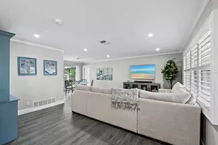 2426 River Ridge Dr, Sarasota, FL 34239 - Photo 6