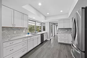 2426 River Ridge Dr, Sarasota, FL 34239 - Photo 12