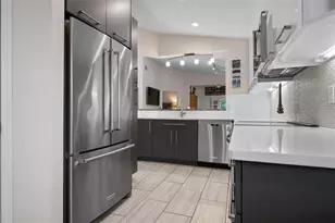 226 Chartley Ct N, Sarasota, FL 34232 - Photo 6