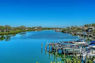 225 Sands Point Rd, Longboat Key, FL 34228 - Photo 20