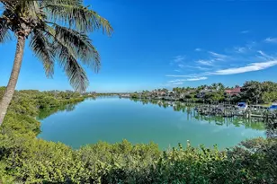 225 Sands Point Rd, Longboat Key, FL 34228 - Photo 10
