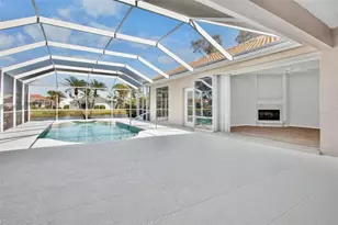 4845 Hanging Moss Ln, Sarasota, FL 34238 - Photo 18