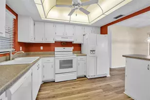 1728 Lakeside Dr, Venice, FL 34293 - Photo 14