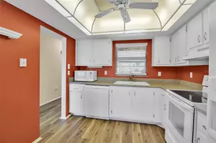 1728 Lakeside Dr, Venice, FL 34293 - Photo 12