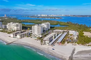 2110 Benjamin Franklin Dr, Sarasota, FL 34236 - Photo 2