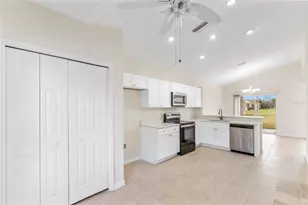 8243 47th St Cir E, Palmetto, FL 34221 - Photo 10