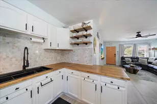 1909 27th St W, Bradenton, FL 34205 - Photo 12