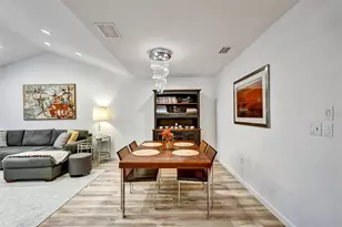 3448 Tallywood Cir, Sarasota, FL 34237 - Photo 8