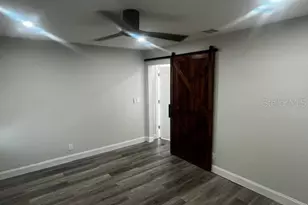 1013 W Peppertree Dr, Sarasota, FL 34242 - Photo 12