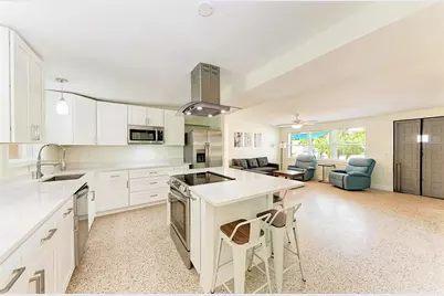 503 Bayview Drive, Holmes Beach, FL 34217 - Photo 10